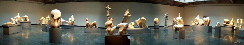 A panorama of Henry Moore works at the Art Gallery of Ontario. Photos and compositing by Montréalais, March 2005.
